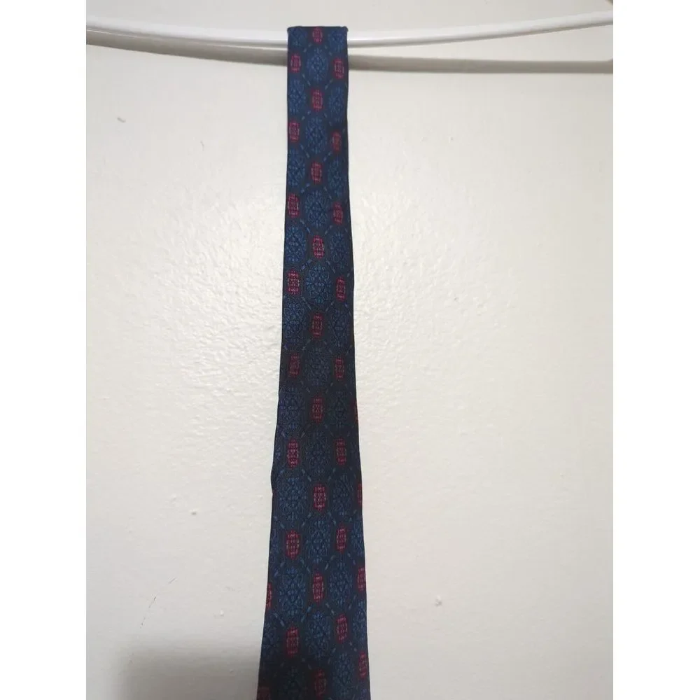 Stafford Mens Navy Blue Red Geometric Medallion Classic Silk Blend Necktie‎